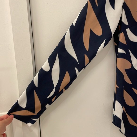 Ann Taylor patterned long sleeve blouse. Size: small - Picture 7 of 8